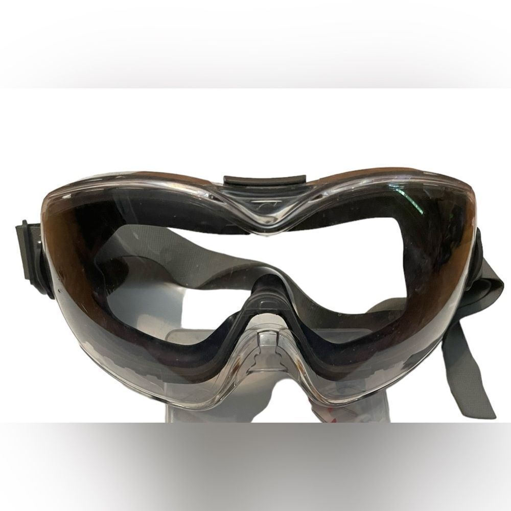 UVEX Lab Goggles - Picture 2 of 8